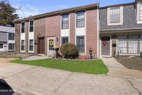 192 Coventry Dr, Lakewood, NJ 08701