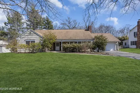 41 Brookview Ln, Aberdeen, NJ 07747