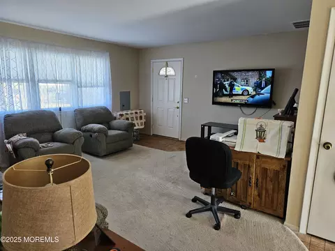 9 Hawaii Ct #972, Matawan, NJ 07747