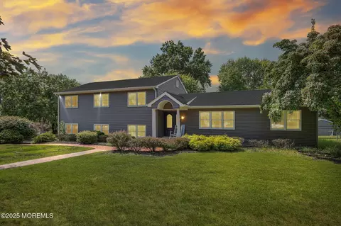6 Hawthorne Rd, Red Bank, NJ 07701