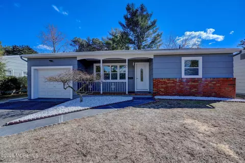 47 Southampton Rd, Toms River, NJ 08757