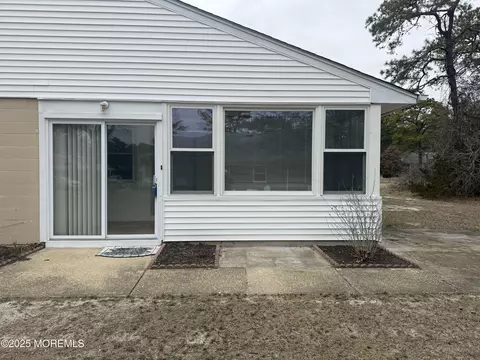 20 C Crestwood Pkwy, Whiting, NJ 08759