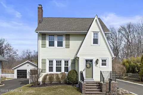 9 Riverview Ave, Oceanport, NJ 07757