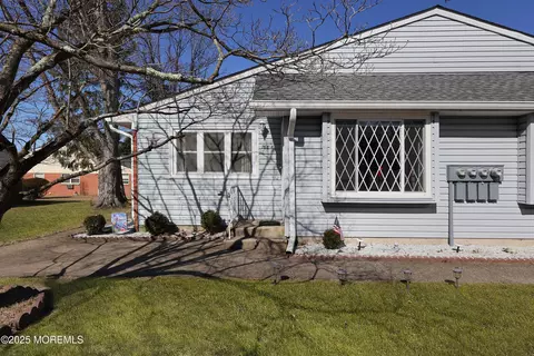 768 Hudson Pkwy # A, Whiting, NJ 08759