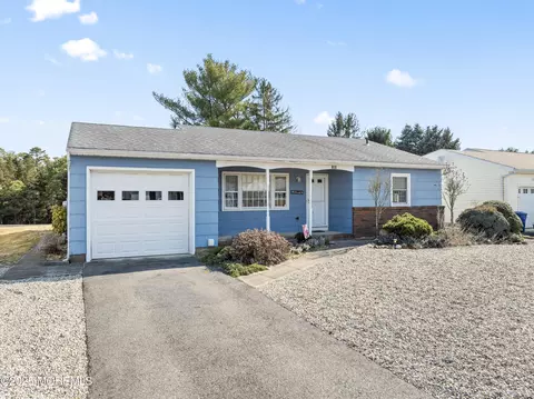 189 Westbrook Dr, Toms River, NJ 08757