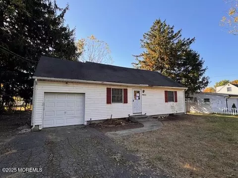 582 Colts Neck Rd, Freehold, NJ 07728