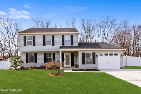 135 Carlton Ave, Evesham, NJ 08053