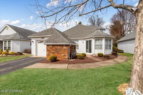 213 Peach Tree Pl, Freehold, NJ 07728