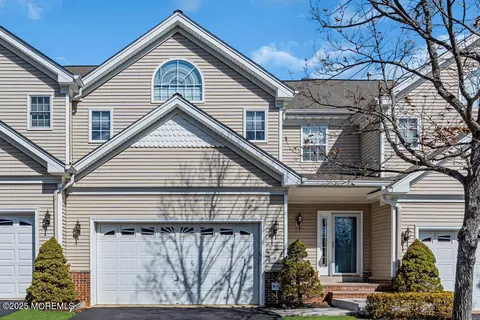 7 Carrington Dr, Eatontown, NJ 07724
