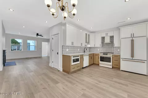 7 Deal Lake Ct, Asbury Park, NJ 07712