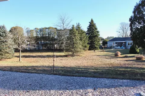 Exterior - 8 Jericho Rd, Berkeley, NJ 08721 photo 5 of 8