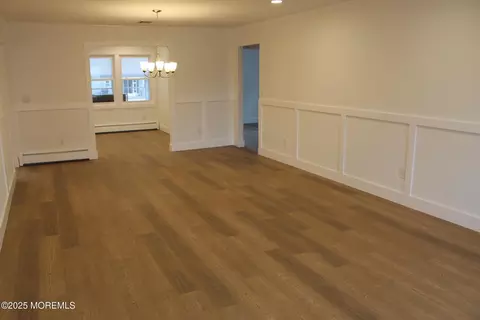 Living - 8 Jericho Rd, Berkeley, NJ 08721 photo 3 of 7