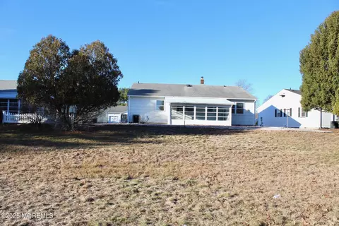 Exterior - 8 Jericho Rd, Berkeley, NJ 08721 photo 4 of 8