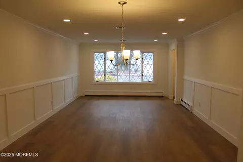 Living - 8 Jericho Rd, Berkeley, NJ 08721 photo 6 of 7