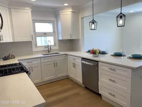 Kitchen - 8 Jericho Rd, Berkeley, NJ 08721 photo 5 of 6
