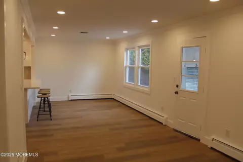 Living - 8 Jericho Rd, Berkeley, NJ 08721 photo 1 of 7