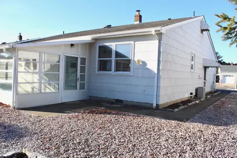 Exterior - 8 Jericho Rd, Berkeley, NJ 08721 photo 2 of 8