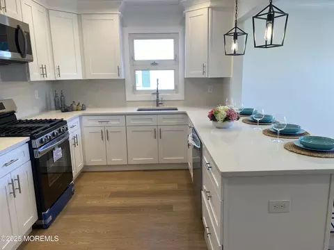 Kitchen - 8 Jericho Rd, Berkeley, NJ 08721 photo 6 of 6