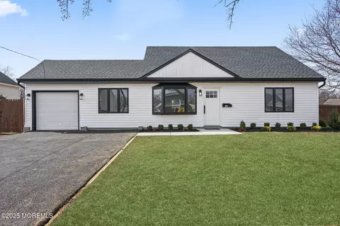 10 Cedar Ave, Hazlet, NJ 07730