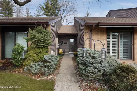 16 Claremont Ct, Red Bank, NJ 07701