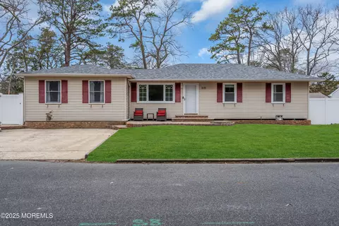 1615 Sommerell Ave, Forked River, NJ 08731