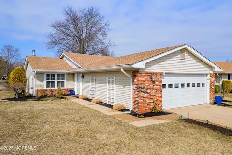 821 Rigens Pl # A, Monroe, NJ 08831