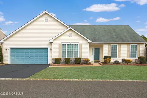 9 Bridle Way, Whiting, NJ 08759