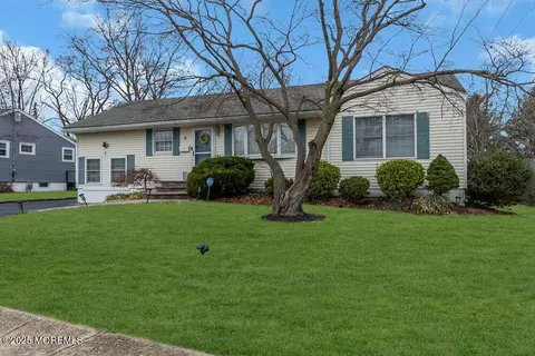 6 Coral Dr, Hazlet, NJ 07730
