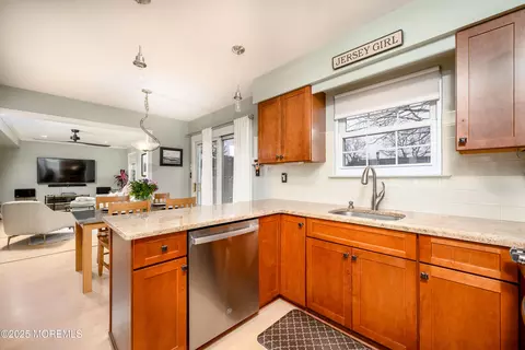1 Mendon Dr, Howell, NJ 07731 photo 12