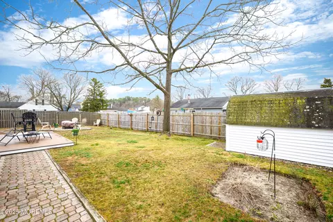 1 Mendon Dr, Howell, NJ 07731 photo 37