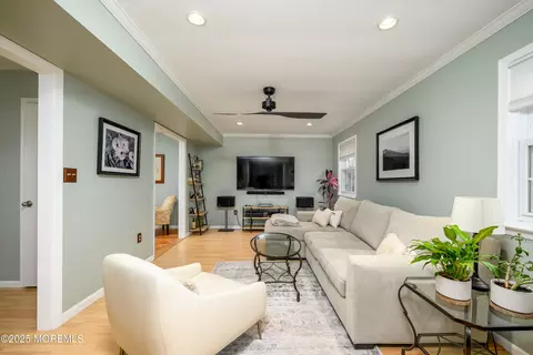1 Mendon Dr, Howell, NJ 07731 photo 18