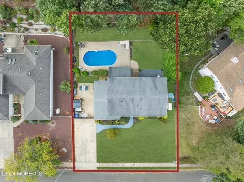 684 Mccormick Dr, Toms River, NJ 08753