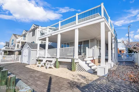 1427 Paul Blvd, Manahawkin, NJ 08050