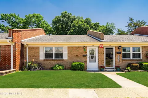 114 Bayview Ct #125, Brick, NJ 08724