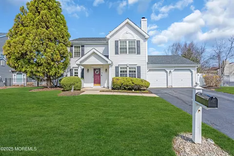 31 Augusta St, Tinton Falls, NJ 07712