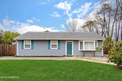 25 Twain Ave, Barnegat, NJ 08005