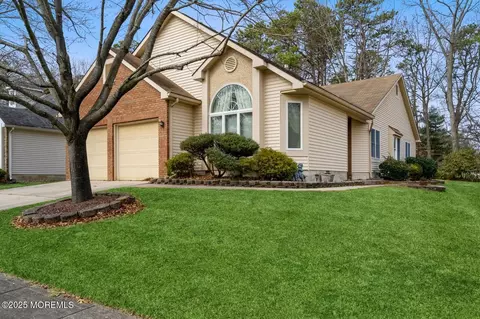 1920 Kwansan Ct, Toms River, NJ 08755