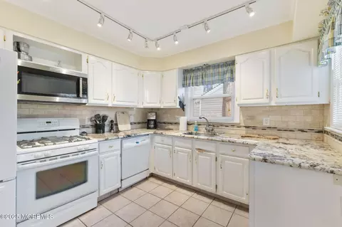 60 Edwards Rd, Brick, NJ 08723 photo 4