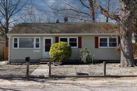 60 Edwards Rd, Brick, NJ 08723