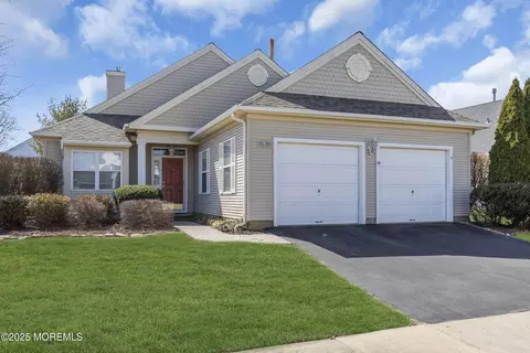 5 Avalon Ct, Manchester, NJ 08759