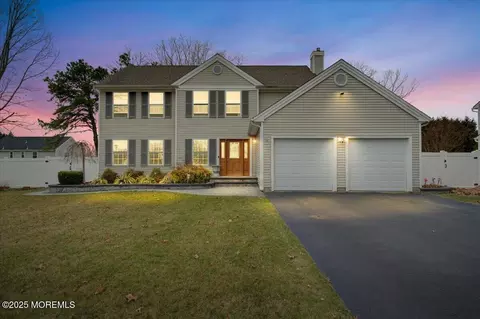 218 Kelly Lynn Ln, Brick, NJ 08724
