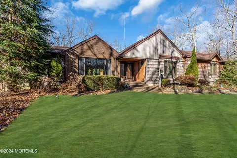 960 Maplehurst Ave, Jackson, NJ 08527