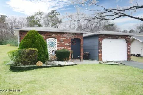 15 Markham Rd, Brick, NJ 08724