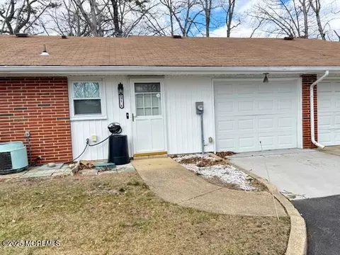 691 Plymouth Dr #B, Lakewood, NJ 08701