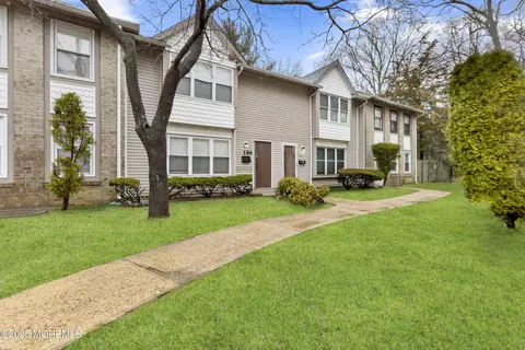 196 Stratford Pl, Lakewood, NJ 08701