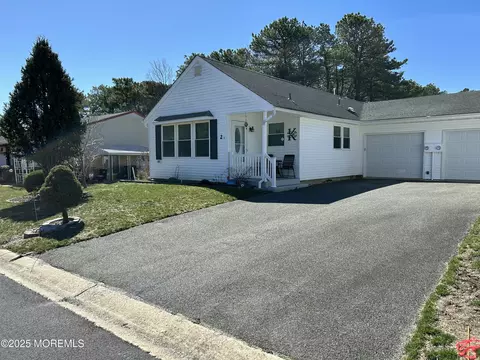 2 Ardmore St # D, Whiting, NJ 08759