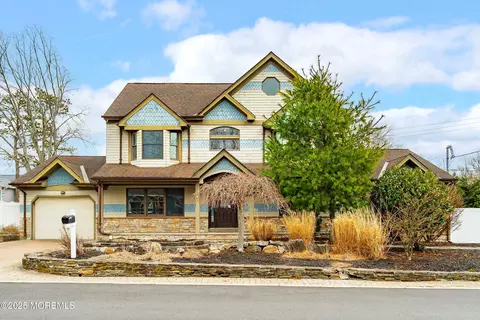 530 Riverwood Ave, Point Pleasant, NJ 08742