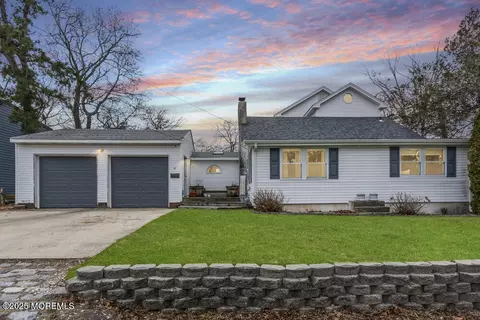 40 Pinehurst Rd, Brick, NJ 08723
