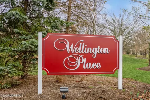 802 Wellington Pl, Matawan, NJ 07747