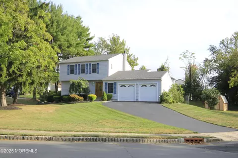 202 Alden Ct, Aberdeen, NJ 07747
